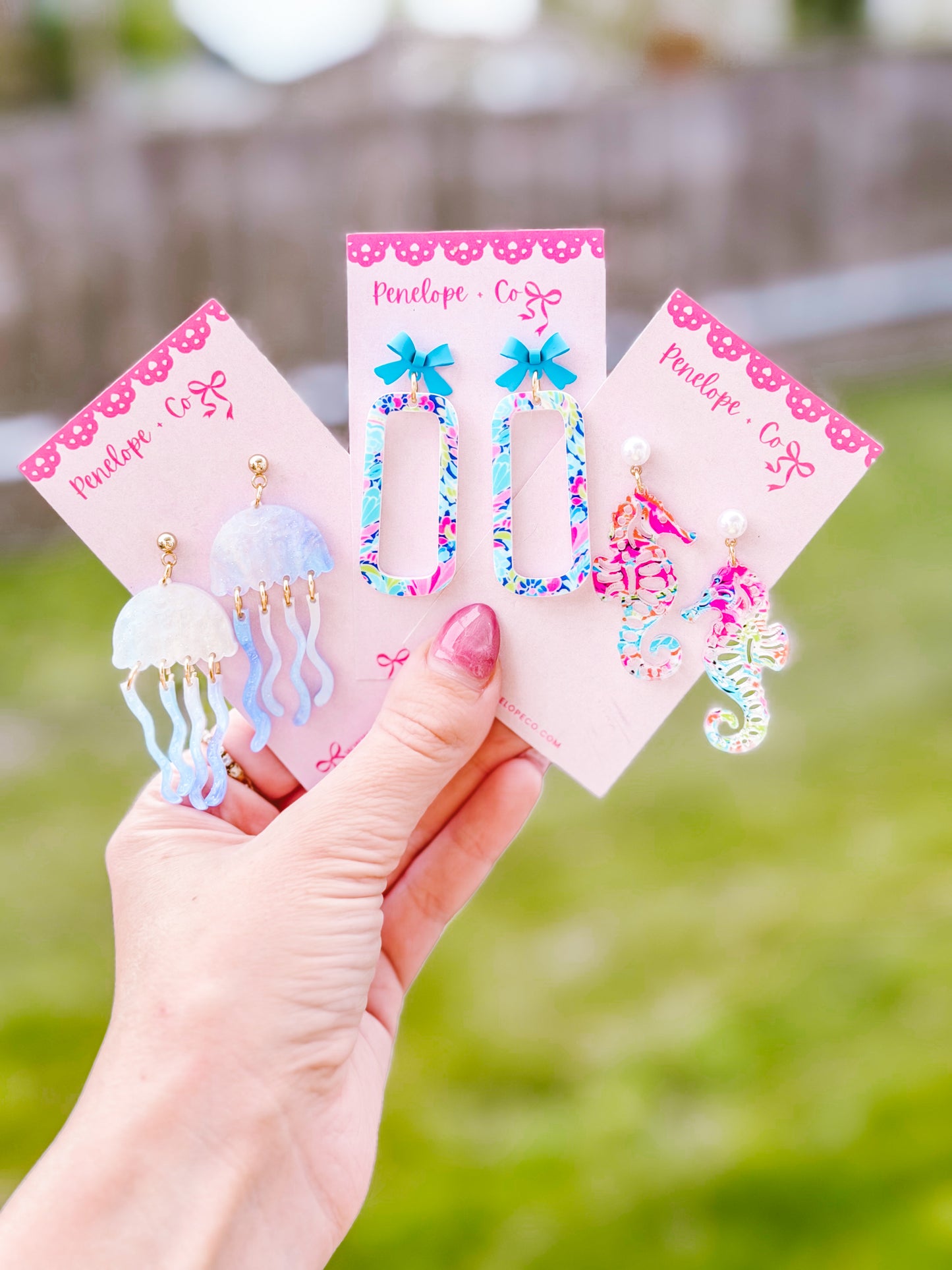 Rectangle bow earrings (middle)